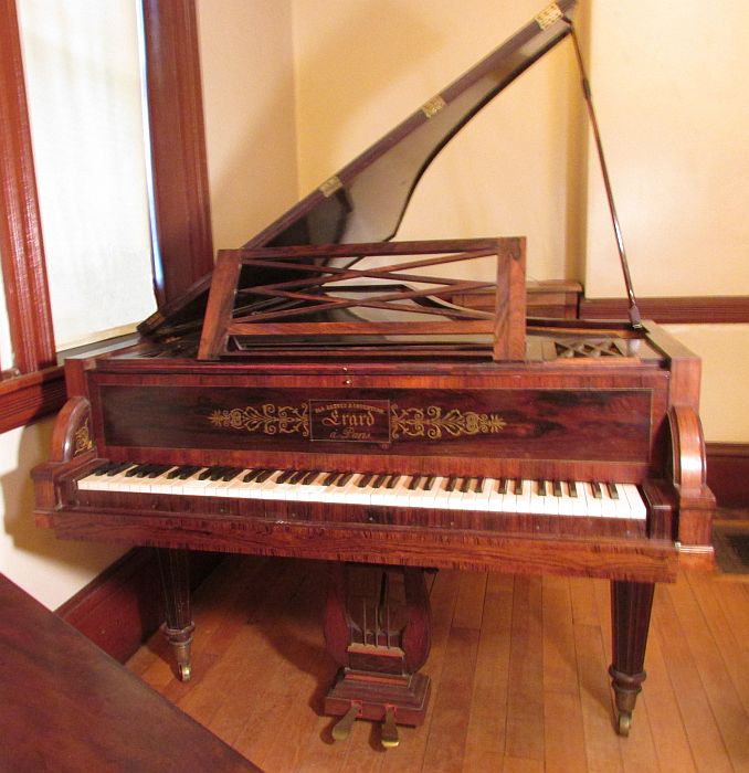 1836 Erard, front view, open, dust lid in place